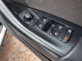 /photos/9959/90dbf04a-ec85-9dfc-5f80-cfb4338c4c7a_i320x240.jpg