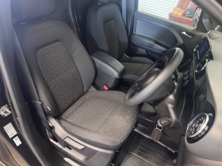 /photos/9959/c3b2e318-b5ba-75dc-07e3-0e356fe4ba6d_i320x240.jpg